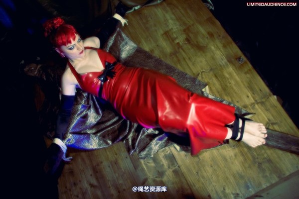 limitedaudience - 2009 raevan bound to a cross 第 26 张图片