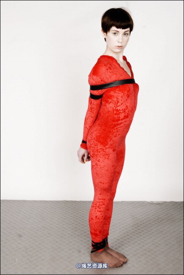 simplytied - Fawnya Red catsuit 第 1 张图片