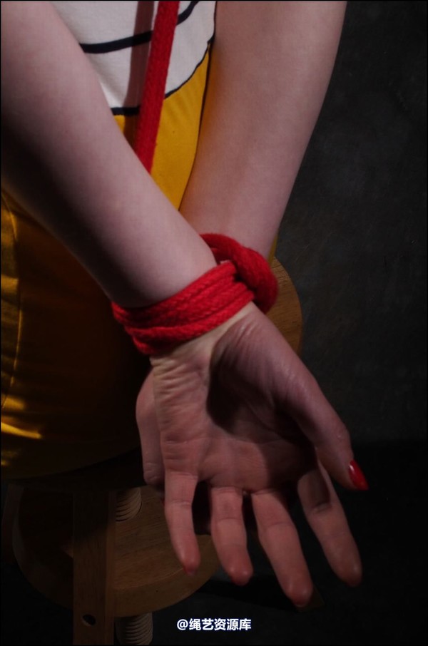 simplytied - Yellow tights red rope 第 23 张图片