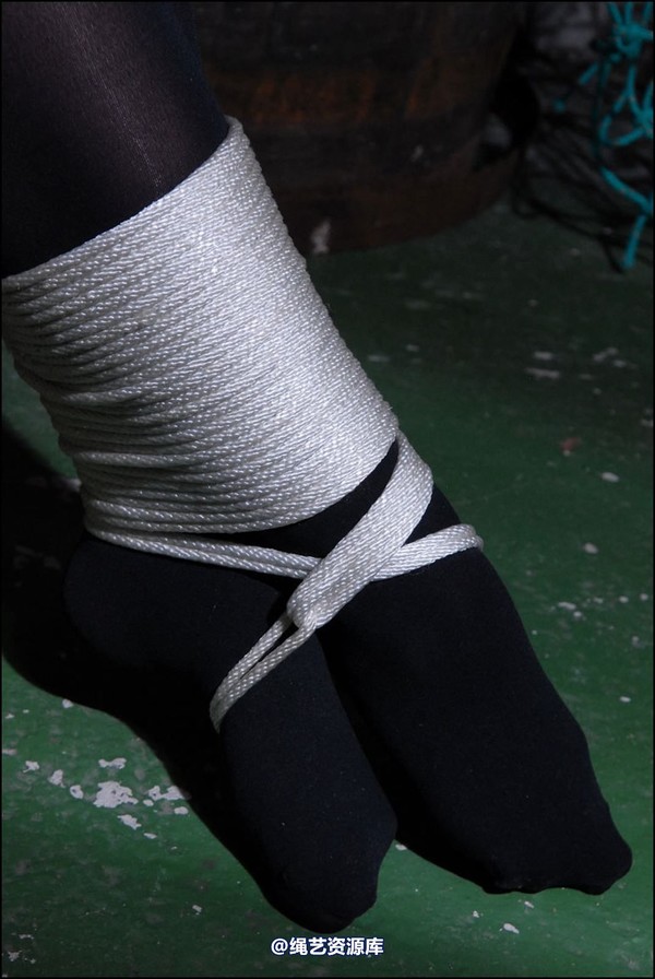 simplytied - J in black opaque 第 29 张图片