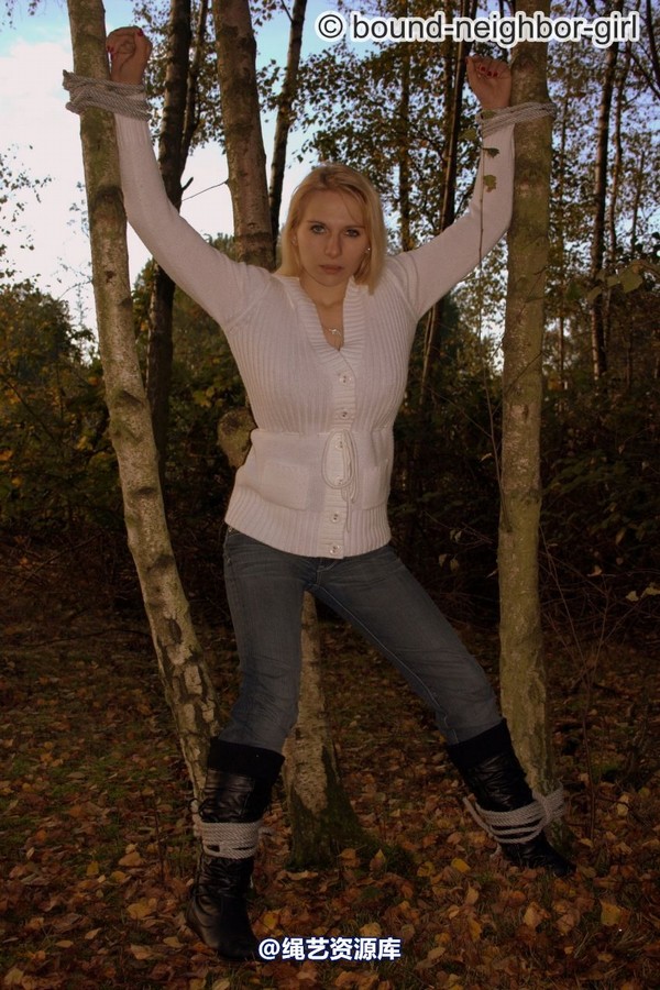 bound-neighbor-girl - Bambi - Tied up in the autumn woods Part 2 第 11 张图片