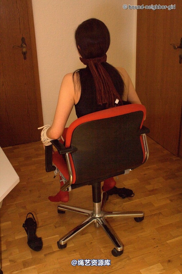 bound-neighbor-girl - Darline - Office bondage 3 第 23 张图片