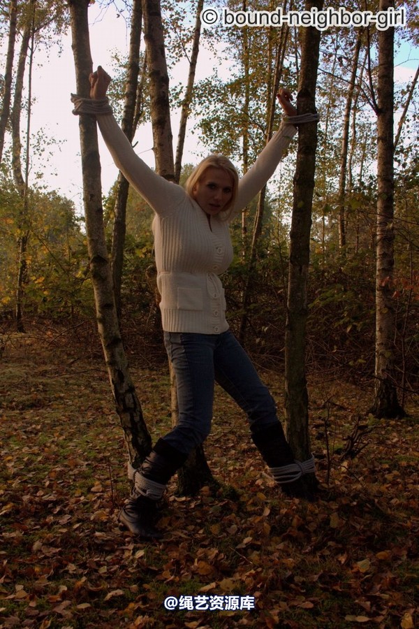 bound-neighbor-girl - Bambi - Tied up in the autumn woods Part 2 第 27 张图片