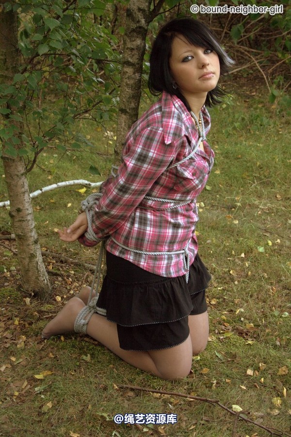 bound-neighbor-girl - Nadine - Adventure in the woods part 2 第 29 张图片