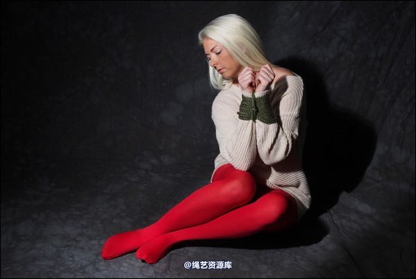simplytied - Blonde in red tights 第 8 张图片