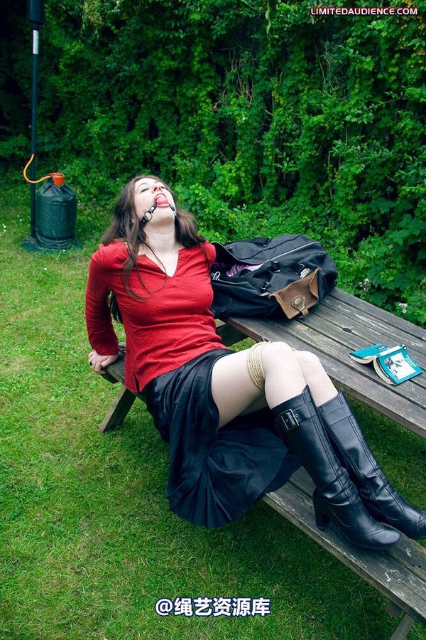 limitedaudience - 2009 catya picnic interrupted self bondage 2 第 8 张图片