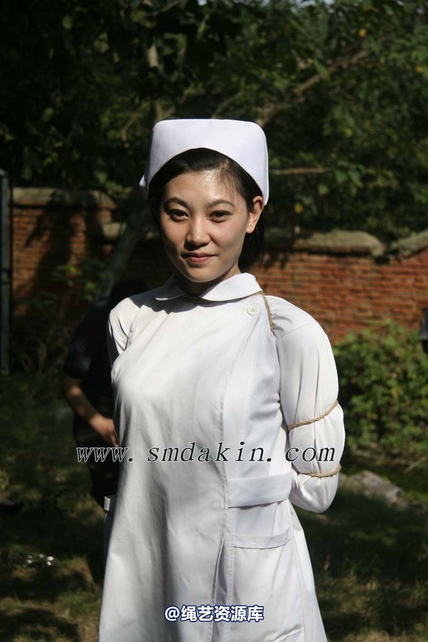 锐度主张 - 云若护士装五花绑模特：云若 第 33 张图片