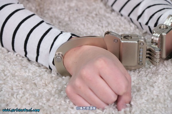 girlsinsteel - High Security handcuffs from Clejuso 第 30 张图片