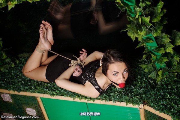restrainedelegance - Two on One's Not Fair! 第 111 张图片