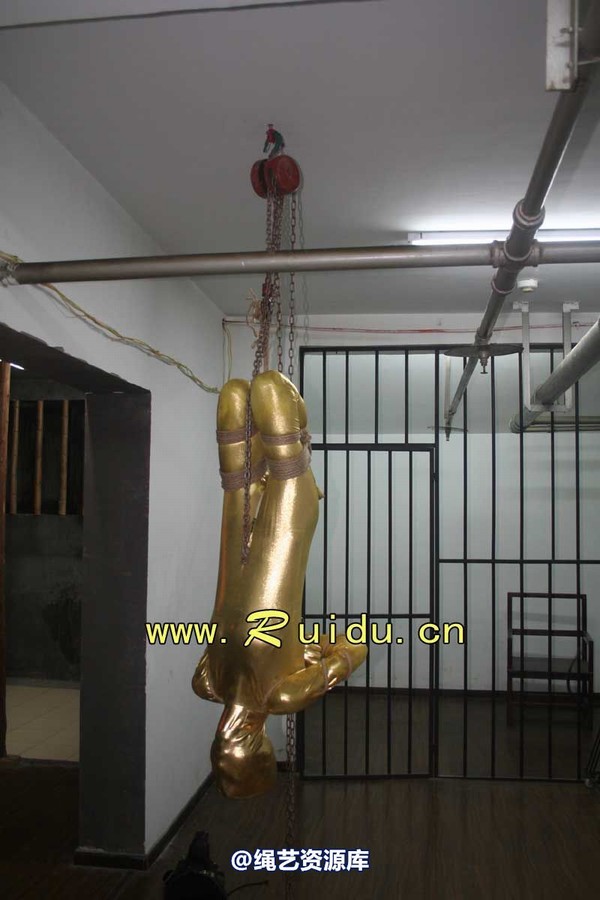 锐度主张 - 20070921第34期 影片胶衣紧缚悬吊图片 第 176 张图片