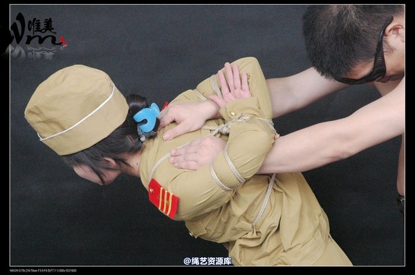 唯美之家 - 2008-08-06水柔军装 第 212 张图片