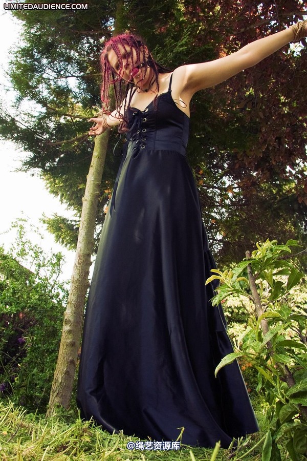 limitedaudience - 2010 beckykat between trees 第 26 张图片