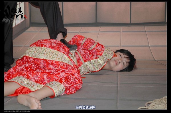 唯美之家 - 08-05-29盈盈汉服-护士装 第 106 张图片