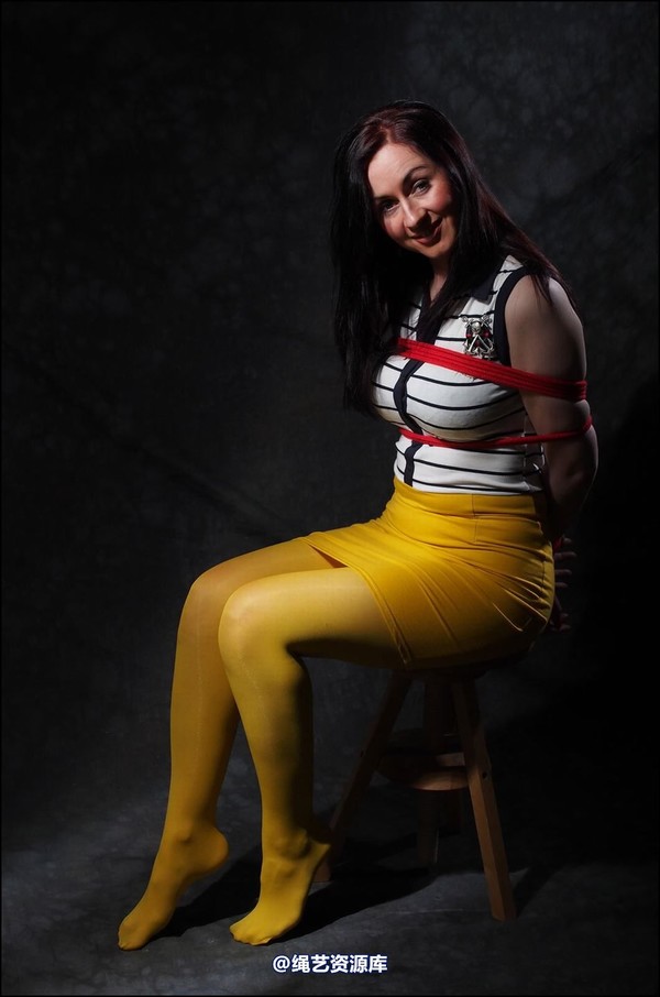 simplytied - Yellow tights red rope 第 10 张图片
