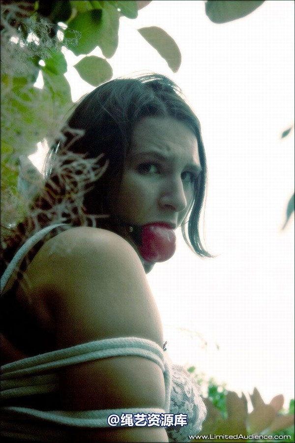 limitedaudience - 2007 ivy leaf pvc wench 第 26 张图片