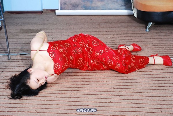 唯美之家 - 新模傲蕾红礼服 第 149 张图片