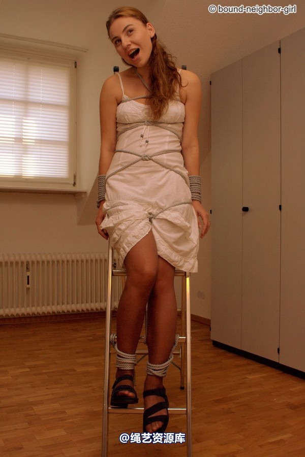 bound-neighbor-girl - Anastasia - Bound to a ladder 第 37 张图片
