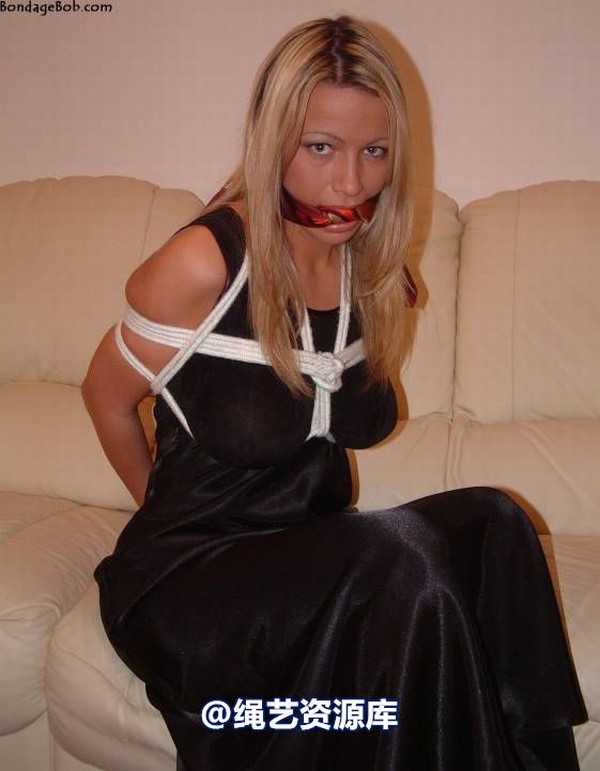 bondagebob - Taylor Black gown 1 第 8 张图片