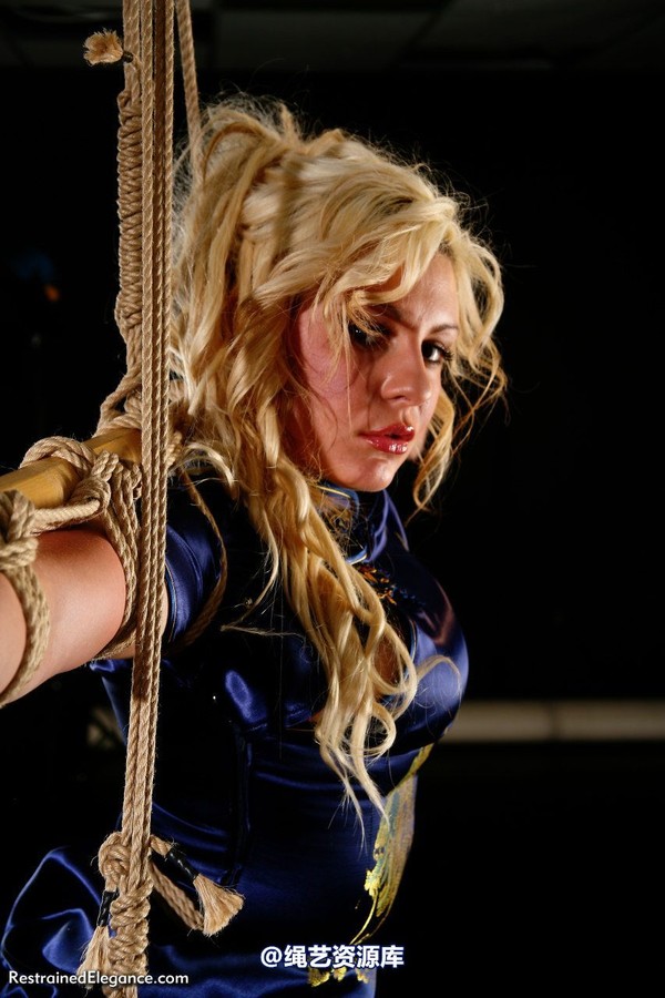 restrainedelegance - Hannah's First Suspension 第 136 张图片