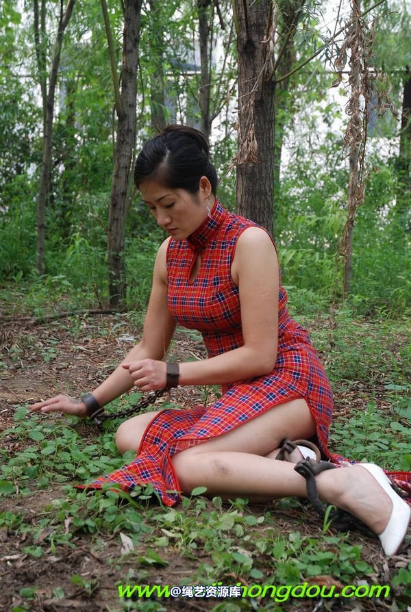 红豆的天空 - 09红豆旗袍装 林中红烛 第 12 张图片