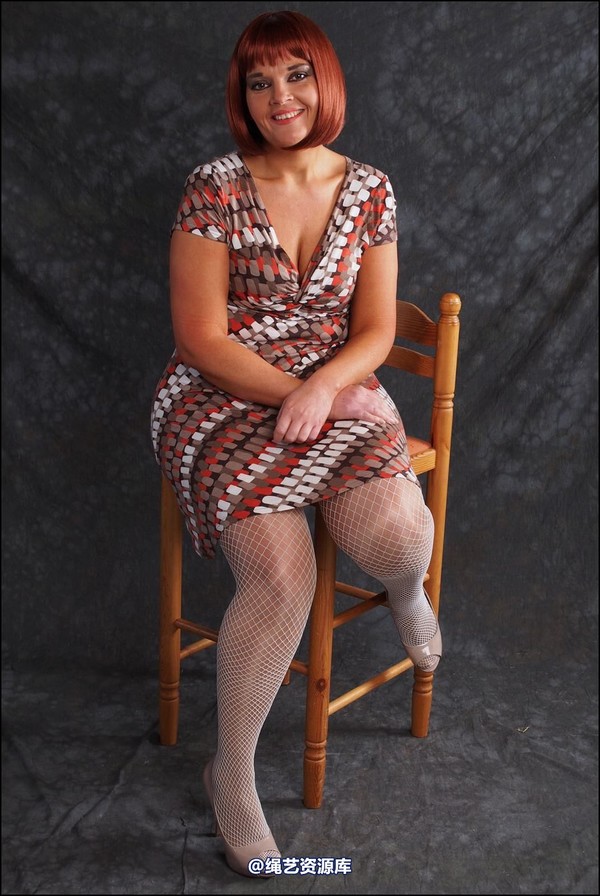 simplytied - Miss Jones chair tied 第 1 张图片