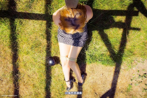 limitedaudience - 2014 bryony fuller out in the grass 第 10 张图片