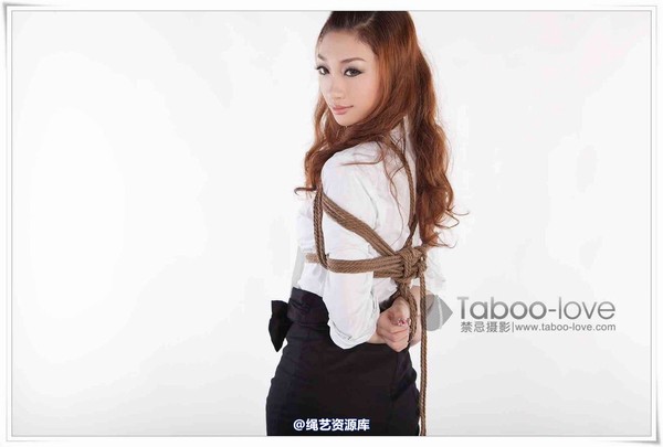 禁忌摄影 - No.061 Cicilia 制服下的�T惑�W 第 1 张图片