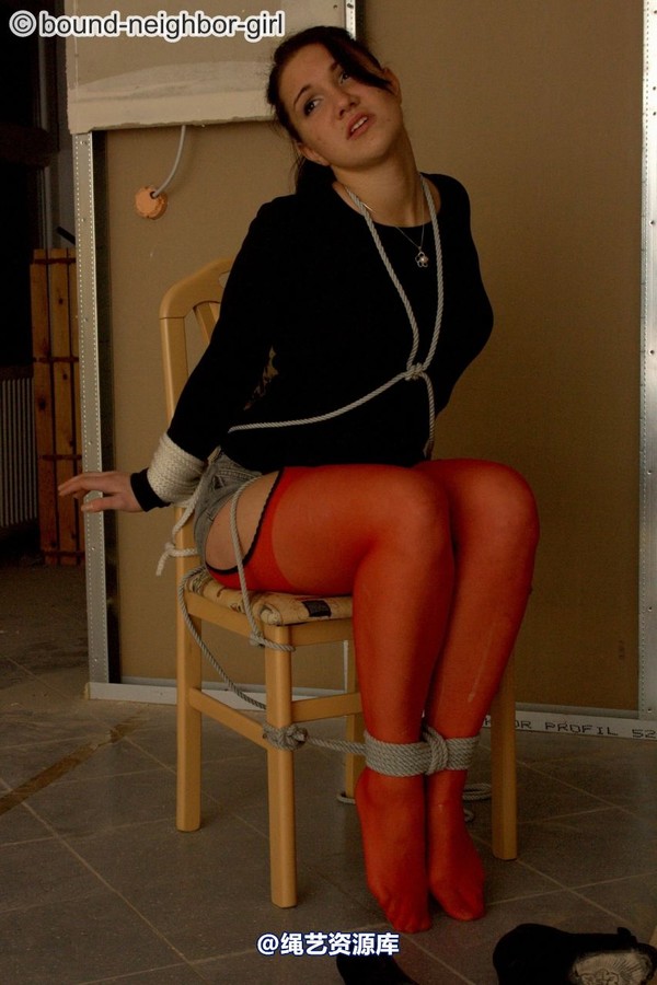 bound-neighbor-girl - Nina B - Tied up on the Construction 5 第 58 张图片