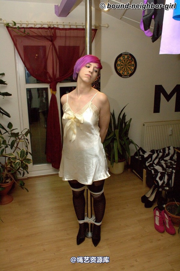 bound-neighbor-girl - Holly - Tied up in her apartment 第 22 张图片