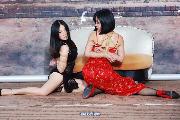 唯美之家 - 美女双缚 第 85 张图片