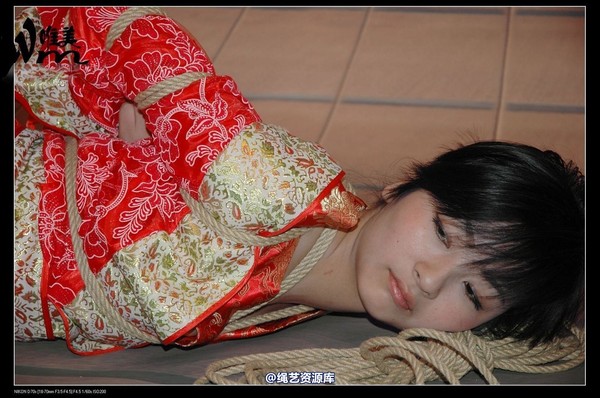 唯美之家 - 08-05-29盈盈汉服-护士装 第 120 张图片