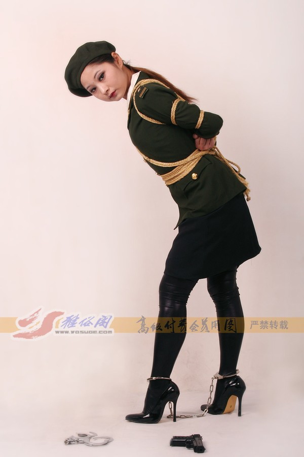 雅俗阁 - 20060422雅思警服(2) 第 98 张图片