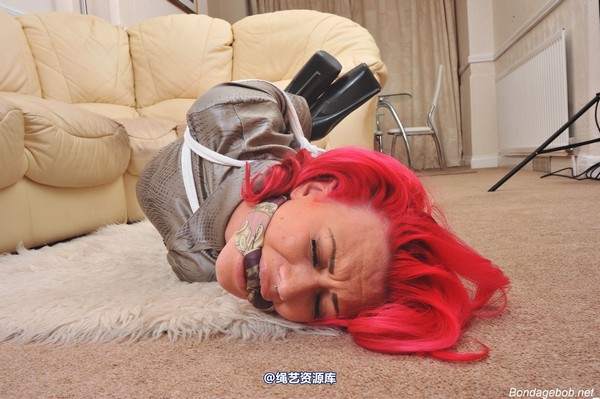 bondagebob - Becky Holt Hogtied 第 117 张图片