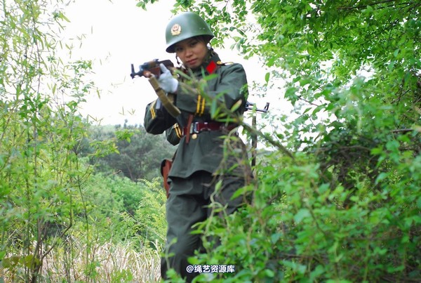 唯美之家 - 外拍军装三模特 第 241 张图片