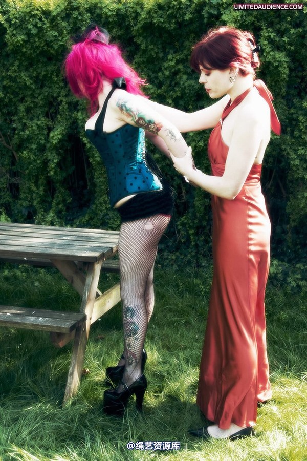 limitedaudience - 2009 scarlett shrinking violet agent apprehended 第 39 张图片