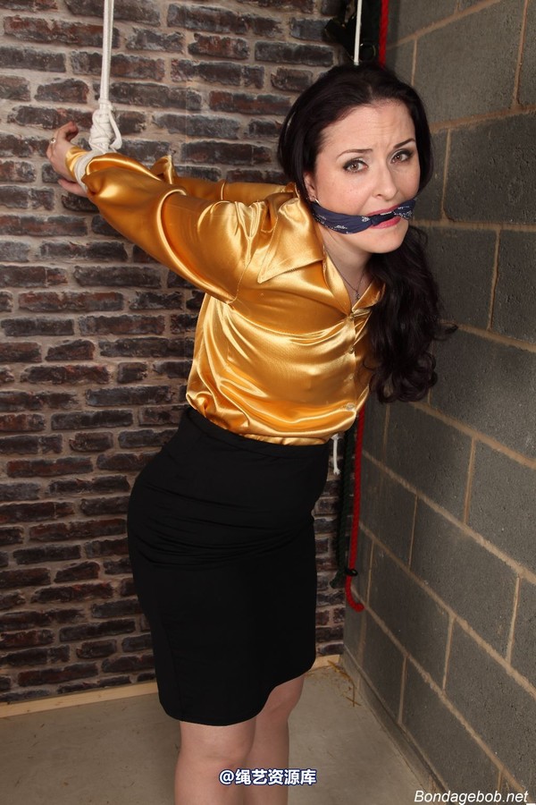 bondagebob - Caroline Pierce Taken to the garage 第 134 张图片