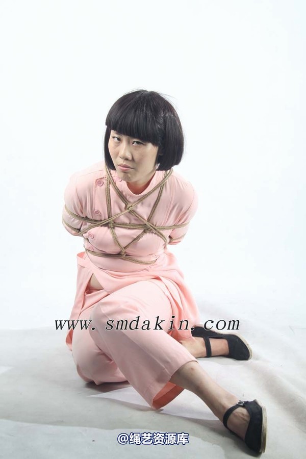 锐度主张 - 粉色护士服花样捆绑模特：碧菡 第 14 张图片