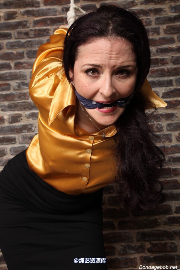 bondagebob - Caroline Pierce Taken to the garage 第 205 张图片