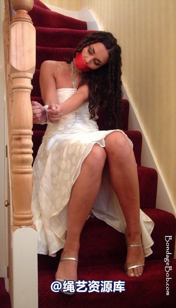bondagebob - Robyn All dressed up with no where to go 第 23 张图片