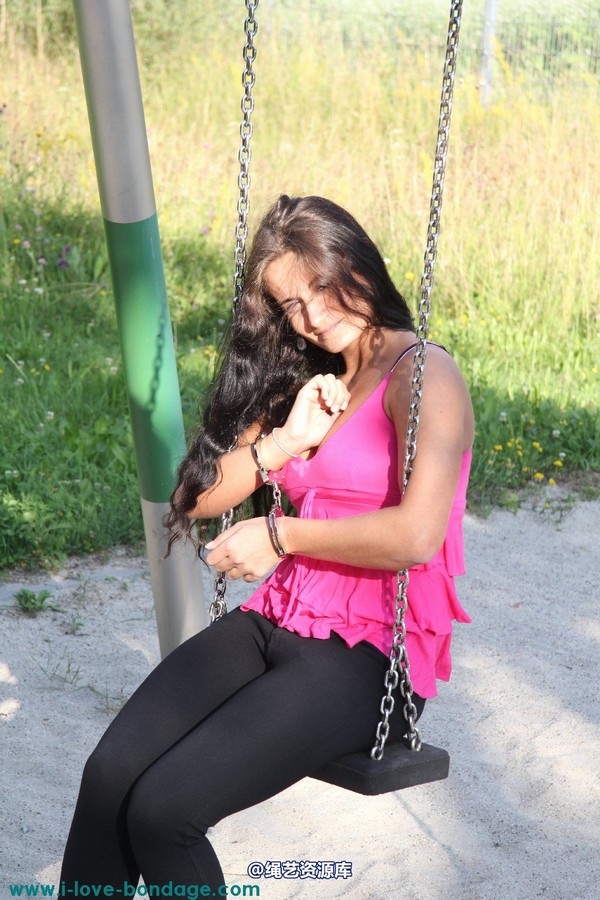 girlsinsteel - Swing set cuffing 第 43 张图片