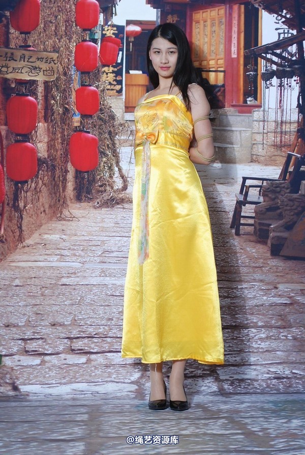 唯美之家 - 新模萧萧黄礼服 第 130 张图片