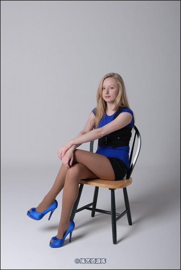 simplytied - Black dots chair tie 第 1 张图片