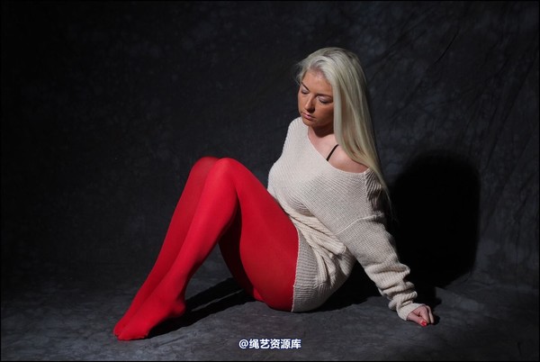 simplytied - Blonde in red tights 第 4 张图片