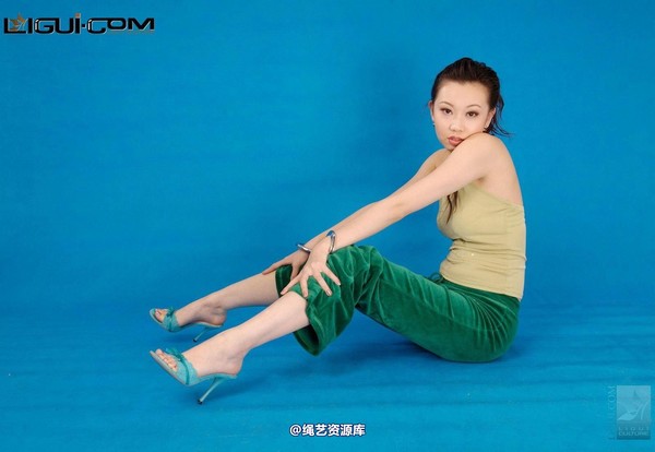丽柜美束 - 2008-11-07 露露 6 第 11 张图片