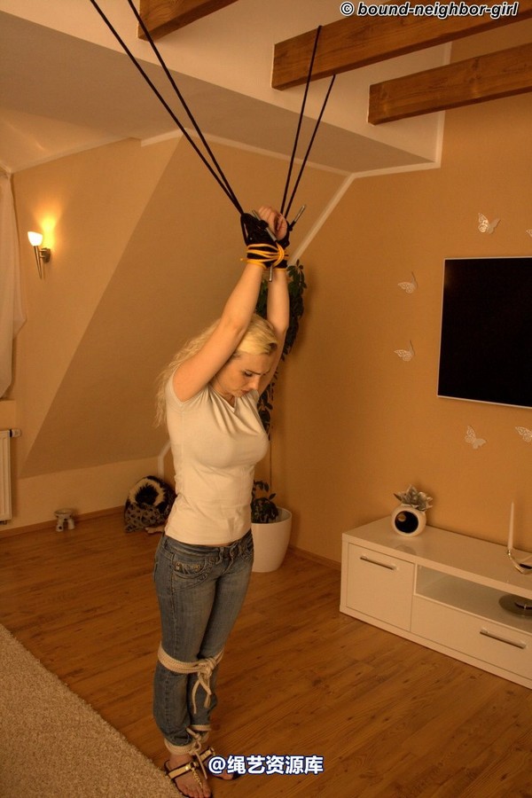 bound-neighbor-girl - Cindy - Tied up in her apartment 4 第 49 张图片