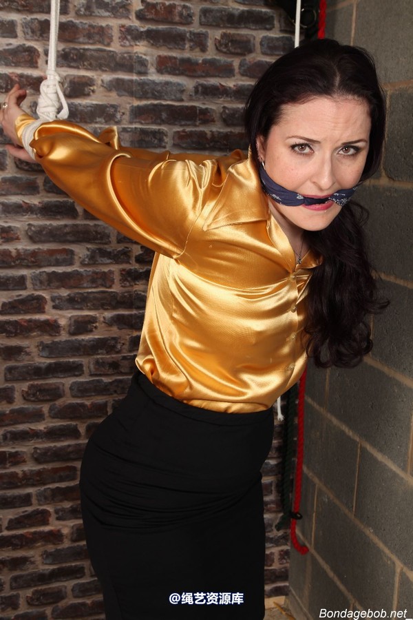 bondagebob - Caroline Pierce Taken to the garage 第 133 张图片