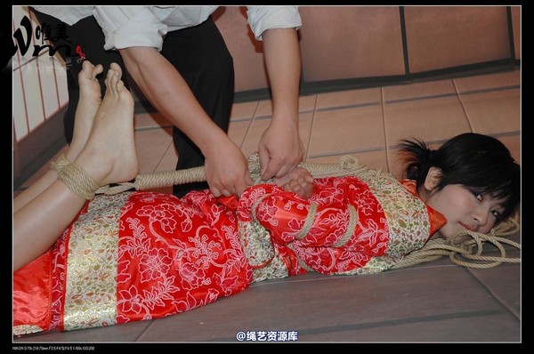 唯美之家 - 08-05-29盈盈汉服-护士装 第 137 张图片