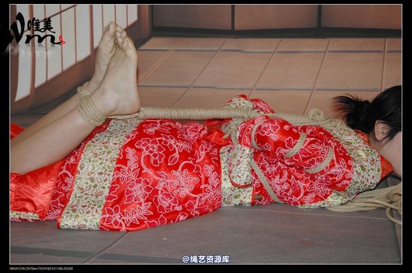 唯美之家 - 08-05-29盈盈汉服-护士装 第 139 张图片