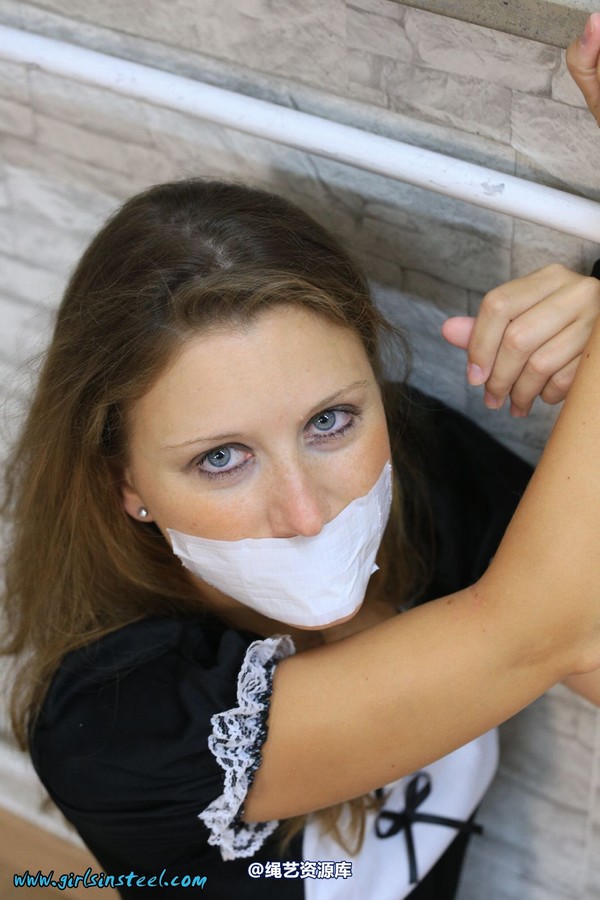 girlsinsteel - Sophia as a helpless cuffed maid 第 29 张图片