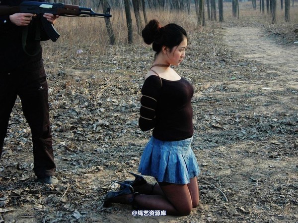 mj影视 - 2013-3-4陈沫踏青 黑丝美女最终的不归路 第 401 张图片